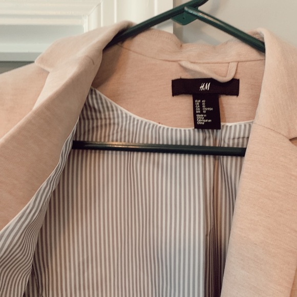 H&M Blazer - Picture 2 of 3